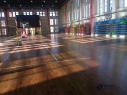 大學(xué)體育運(yùn)動(dòng)木地板如何保潔